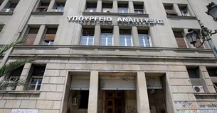 Τάκης Θεοδωρικάκος: «Είμαστε με την κοινωνία, δεν χαριζόμαστε σε κανέναν»