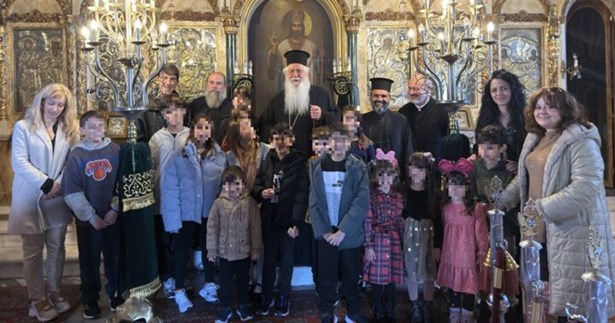 Θεία Λειτουργία στην Δροσιά, εκκλησιασμό μαθητών και επίσκεψη στο Νοσοκομείο Λιβαδειάς πραγματοποίησε ο Μητροπολίτης Γεώργιος Θεία Λειτουργία στην Δροσιά, εκκλησιασμό μαθητών και επίσκεψη στο Νοσοκομείο Λιβαδειάς πραγματοποίησε ο Μητροπολίτης Γεώργιος