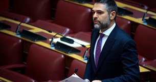 Στη Βουλή το πρόβλημα των λειτουργικών κενών σε σχολεία της Φθιώτιδας από τον Γιάννη Σαρακιώτη