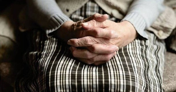 Λήστεψαν ηλικιωμένη γυναίκα στον Ορχομενό - Μια σύλληψη στη Λιβαδειά