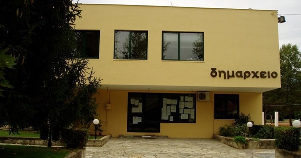 Λ.Σ: «Το τυράκι στη φάκα παρουσίασε σαν κατάκτηση η Δημοτική αρχή Αραπίτσα»