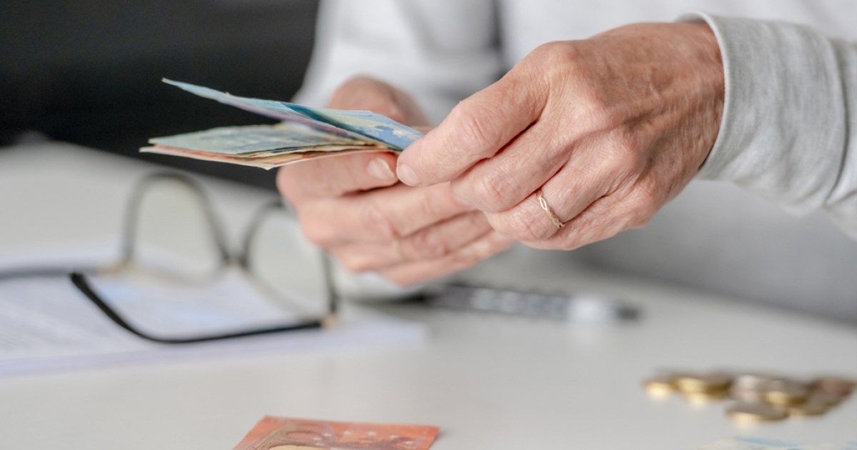 Παρασκευή 25 και Δευτέρα 28 θα πληρωθούν οι συντάξεις Μαΐου Παρασκευή 25 και Δευτέρα 28 θα πληρωθούν οι συντάξεις Μαΐου