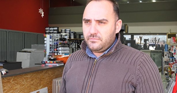 Σε εορταστικό ωράριο και η Θήβα - Σκωπτικό σχόλιο Γκελη για την επίσκεψη του πρωθυπουργού
