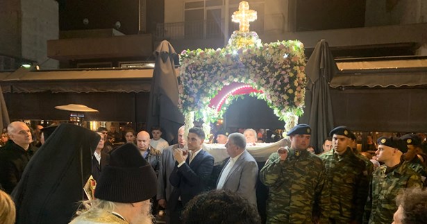 Περιφορά του επιταφίου στη Θήβα (ΒΙΝΤΕΟ-ΦΩΤΟ)