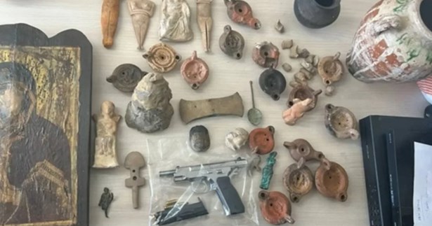 Διευθυντής δημόσιας υπηρεσίας σε κύκλωμα αρχαιοκαπήλων