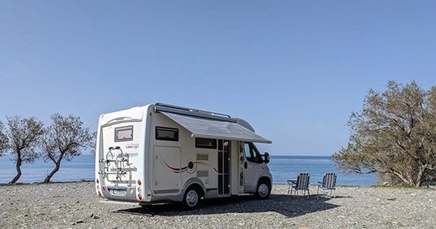 «Αγαπάμε την Ελλάδα αλλά μας αναγκάζετε να μην έλθουμε φέτος»