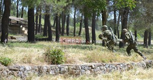 Εντυπωσιακή στρατιωτική άσκηση στο ΚΕΠΒ Θήβας (ΦΩΤΟ)