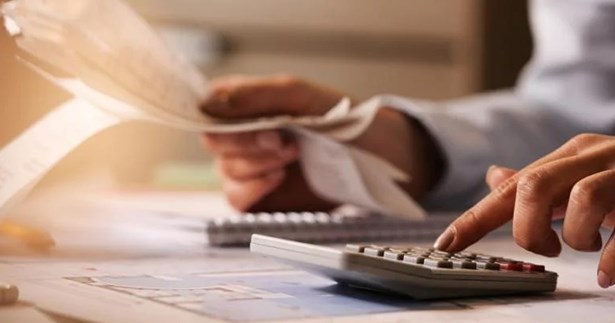 Φορολογικές δηλώσεις: Πάνω από 4 στους 10 εξοφλούν εφάπαξ τον φόρο - Ποια έκπτωση κερδίζουν
