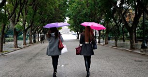 Με «άρωμα φθινοπώρου» ξεκινά η εβδομάδα - Βροχές, πτώση θερμοκρασίας και σκόνη