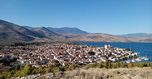 Συνάντηση στη Δ.Ε. Γαλαξιδίου με θέμα την κατασκευή κλειστού γυμναστηρίου