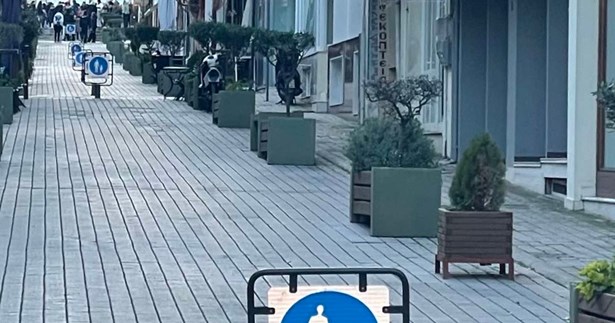 Ξεκινούν οι εργασίες εγκατάστασης συστήματος ελέγχου σε πεζοδρόμους της Αμφισσας