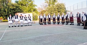 Με χορούς, χαμόγελα και συγκίνηση ολοκληρώθηκε η χορευτική χρονιά του Συλλόγου Σαρακατσαναίων Θήβας