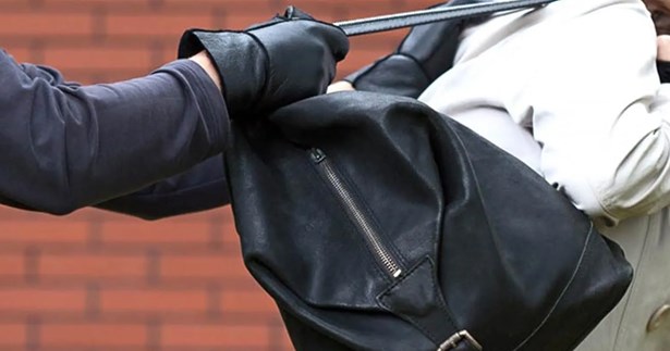 Συνέλαβαν 3 τσαντάκηδες στην Εύβοια