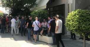 Συγκέντρωση διαμαρτυρίας από τους ιδιοκτήτες συνεργείων αυτοκινήτων στη Θήβα (ΦΩΤΟ)