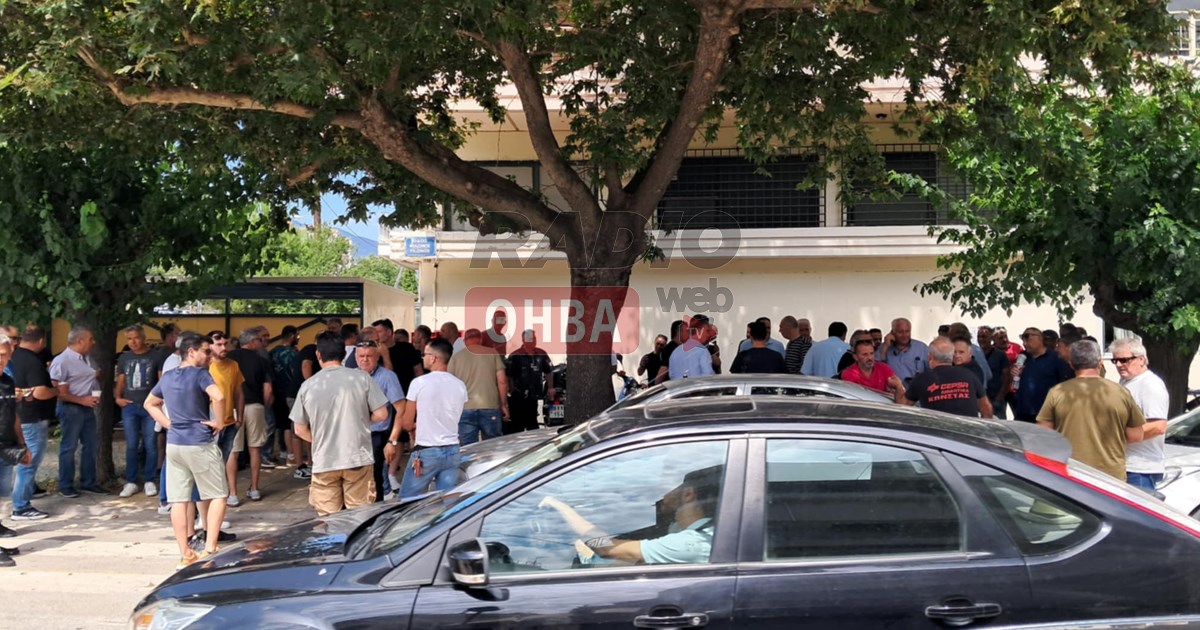 Λιβαδειά: Σε εξέλιξη συγκέντρωση διαμαρτυρίας των ιδιοκτητών συνεργείων αυτοκινήτων (ΦΩΤΟ) Λιβαδειά: Σε εξέλιξη συγκέντρωση διαμαρτυρίας των ιδιοκτητών συνεργείων αυτοκινήτων (ΦΩΤΟ)