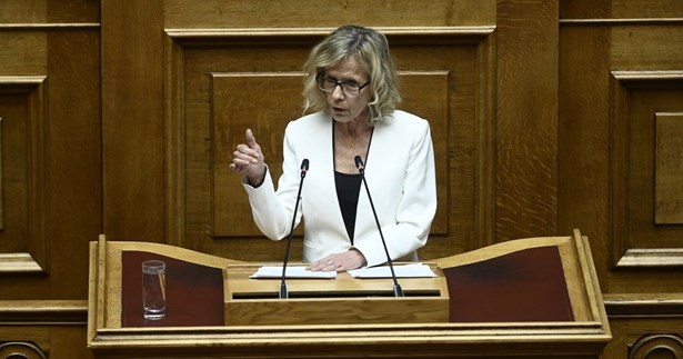 Γιώτα Πούλου: «Αδικος αποκλεισμός κρίσιμων ειδικοτήτων από τον Ο.ΦΥ.ΠΕ.Κ.Α.»