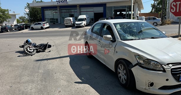 Τροχαίο ατύχημα στη Θήβα με τραυματία έναν ντελιβερά (ΒΙΝΤΕΟ-ΦΩΤΟ)