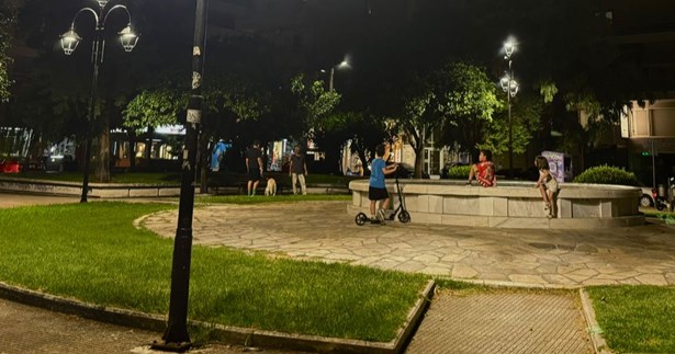 Νέος ηλεκτροφωτισμός στις πλατείες Αγίου Νικολάου και Αγίας Βαρβάρας