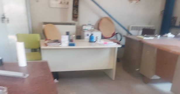 Χωρίς ψυγείο και ανεμιστήρα το εργοτάξιο Δήμου Ορχομενού, σύμφωνα με την Βούλα Καράλη