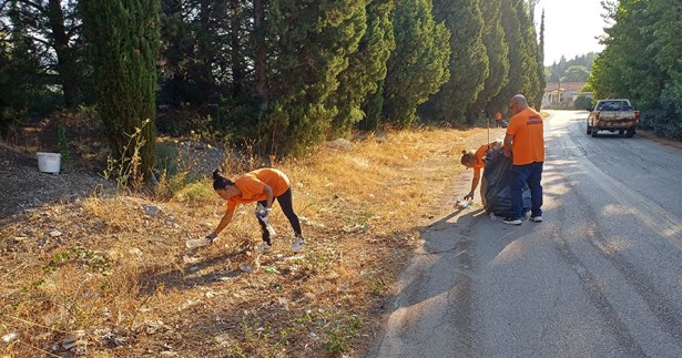 Λιβαδειά: Ρεκόρ πεταμένων μπουκαλιών και πλαστικών στην Ανατολική Είσοδο του Νεκροταφείου