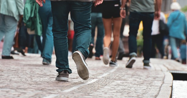 Γιώργος Πέππας: Η ζωή για τους πεζούς στη Θήβα είναι πάντα γεμάτη «εκπλήξεις»