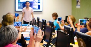 Ο Δήμος Δελφών συμμετέχει σε πιλοτικό πρόγραμμα για την ψηφιακή εκπαίδευση ηλικιωμένων