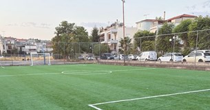 Νέος χλοοτάπητας στο γήπεδο 5x5 στους Αγιους Θεοδώρους