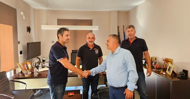 Συνάντηση της Ε.Π.Κ. με τον Δήμαρχο Καμένων Βούρλων για τα περιβαλλοντική επιβάρυνση λόγω της Ε.Ε.Λ.