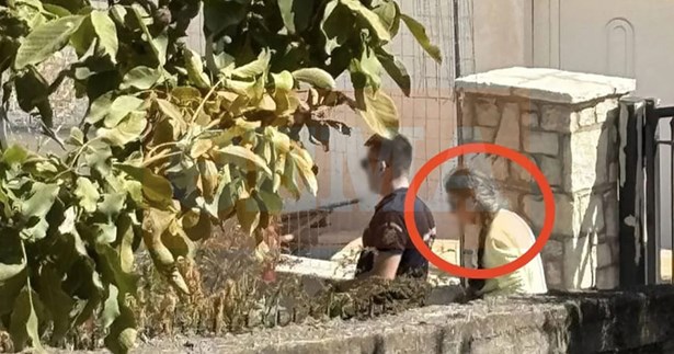 Πήρε προθεσμία για να απολογηθεί και αφέθηκε ελεύθερη η 62χρονη που έθαψε τη μητέρα της στη Βοιωτία για να συνεχίσει να παίρνει τη σύνταξη Πήρε προθεσμία για να απολογηθεί και αφέθηκε ελεύθερη η 62χρονη που έθαψε τη μητέρα της στη Βοιωτία για να συνεχίσει να παίρνει τη σύνταξη