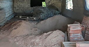 Βοιωτία: Έρευνα για ανθρωποκτονία με δόλο για την 62χρονη που έθαψε τη μητέρα της - «Κλειδί» στην υπόθεση ο γιος της