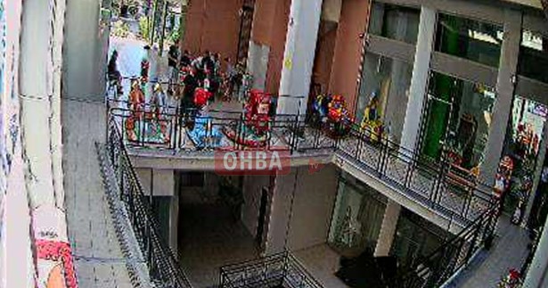 Ομάδα νεαρών βανδάλισε επιχείρηση στη Θήβα προκαλώντας υλικές ζημιές