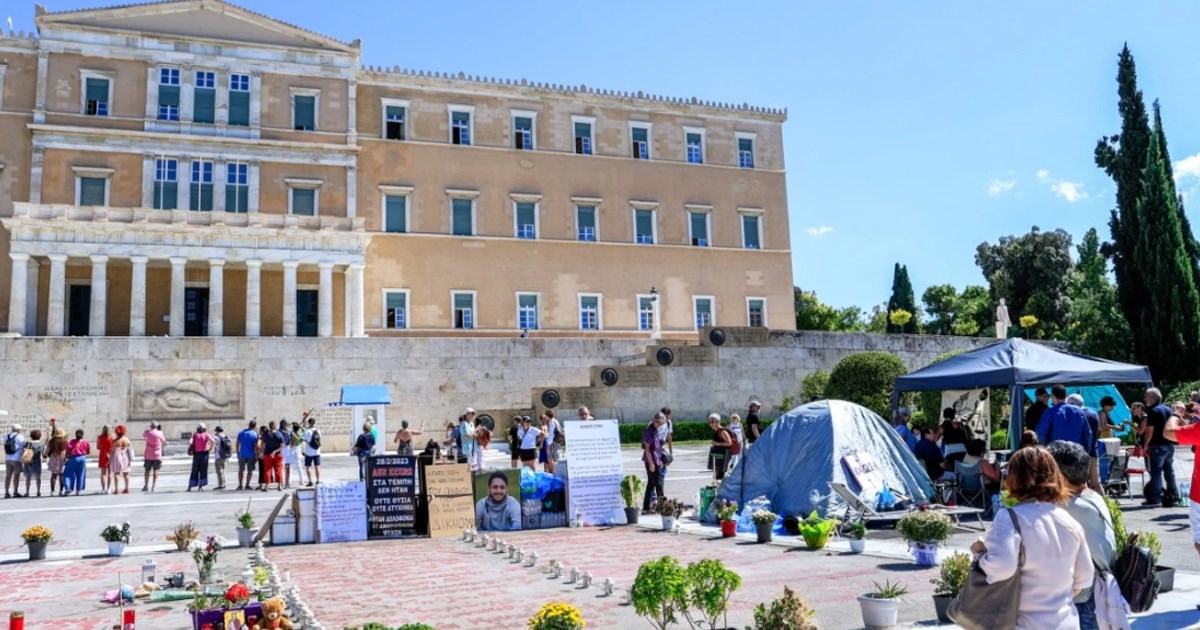 Ο Σ.Ε.Ο.Β. δηλώνει την αλληλεγγύη του προς τους απεργούς πείνας Πάνο Ρούτσι, Δημήτρη Οικονομόπουλο και Αναστασία Τσαλαμίδα Ο Σ.Ε.Ο.Β. δηλώνει την αλληλεγγύη του προς τους απεργούς πείνας Πάνο Ρούτσι, Δημήτρη Οικονομόπουλο και Αναστασία Τσαλαμίδα