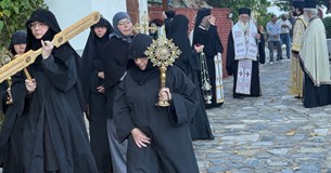 Εξόδιος ακολουθία μακαριστής μοναχής Ρόδης (ΦΩΤΟΓΡΑΦΙΕΣ)