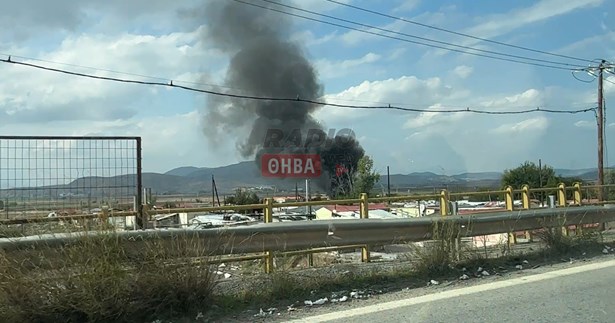 Έκτακτο: Φωτιά στον καταυλισμό των Ρομά στη Θήβα