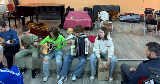 Νέα μουσικά όργανα και ολοκλήρωση εργασιών στο Μουσικό Σχολείο Λαμίας