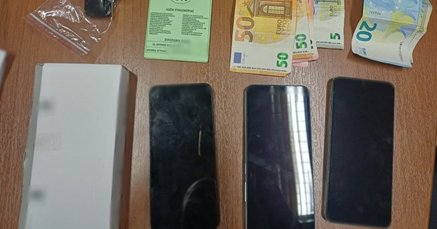 Προσποιούμενος τον «λογιστή» τηλεφώνησε σε αστυνομικό - Δύο συλλήψεις στο Καρπενήσι για απόπειρα απάτης Προσποιούμενος τον «λογιστή» τηλεφώνησε σε αστυνομικό - Δύο συλλήψεις στο Καρπενήσι για απόπειρα απάτης