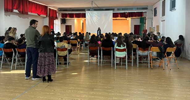 Ενημέρωση στο Γυμνάσιο Αλιάρτου για «Τη σημασία των σχέσεων και της ενσυναίσθησης»
