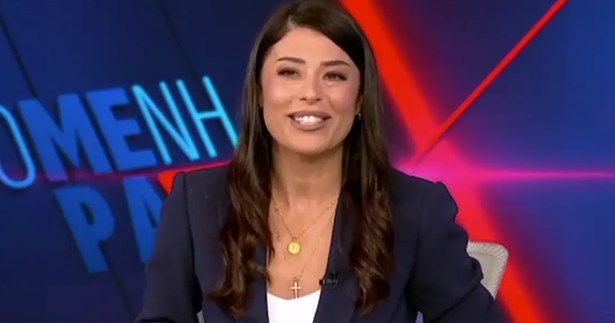 Λατινοπούλου: Να απολυθούν τα «σκουπίδια» εκπαιδευτικοί που λένε να καταργηθούν οι εθνικές εορτές