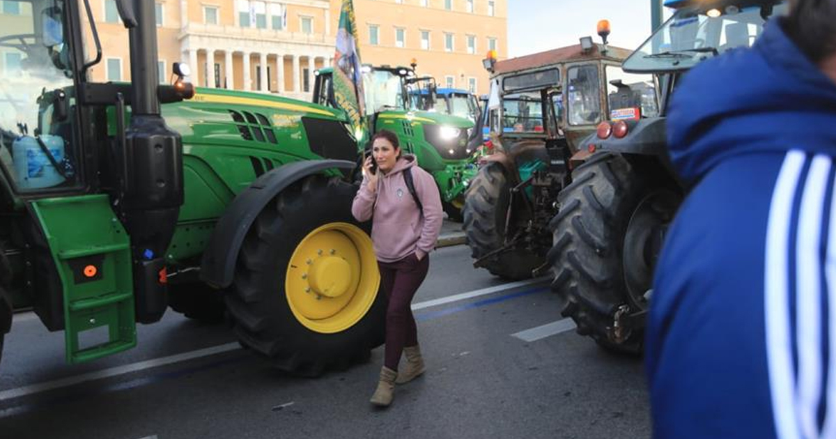 Αγρότες: «Ζεσταίνουν» τις μηχανές με την απόβαση στην Αθήνα - «Θα βγούμε με τα τρακτέρ στους δρόμους της χώρας»
