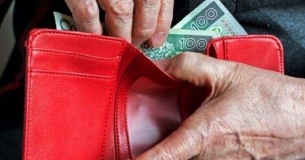 Αύξηση ορίων ηλικίας συνταξιοδότησης και φορολεηλασία το τίμημα της Οικονομίας Πολέμου για την Πολωνία Αύξηση ορίων ηλικίας συνταξιοδότησης και φορολεηλασία το τίμημα της Οικονομίας Πολέμου για την Πολωνία