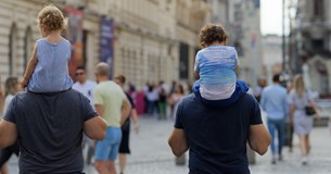 Γιώτα Πούλου: «Η Στερεά Ελλάδα καταγράφει το υψηλότερο ποσοστό πολυδιάστατης παιδικής φτώχειας»