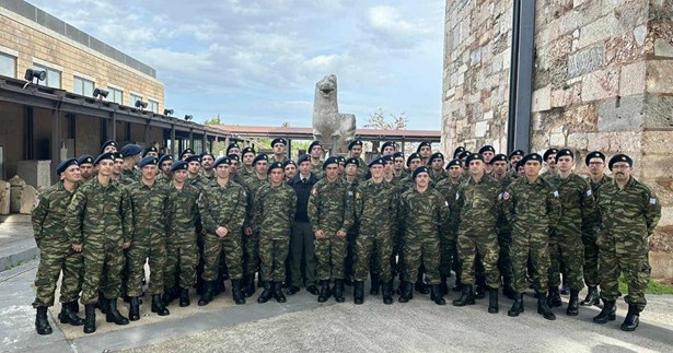 100 οπλίτες του ΚΕΠΒ Θήβας επισκέφθηκαν το Αρχαιολογικό Μουσείο Θήβας