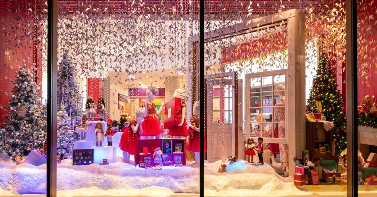 Ξεκίνησε το εορταστικό ωράριο στα καταστήματα της Θήβας