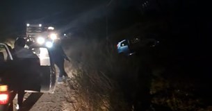 Τροχαίο ατύχημα στο Σχηματάρι - Αυτοκίνητο καρφώθηκε σε στύλο της ΔΕΗ