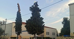 Το Χριστουγεννιάτικο δέντρο άναψε το ΚΕΠΒ-ΚΕΝ Θήβας Το Χριστουγεννιάτικο δέντρο άναψε το ΚΕΠΒ-ΚΕΝ Θήβας