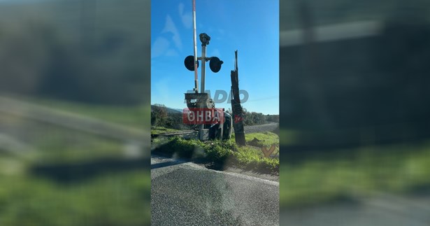 Τροχαίο ατύχημα έξω από την Αμφίκλεια δίπλα σε γραμμές του τραίνου