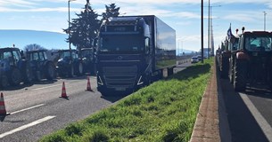 Επιμένουν οι Βοιωτοί αγρότες και κλιμακώνουν τις κινητοποιήσεις