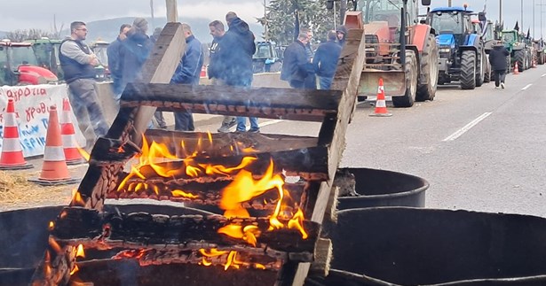 Στον Παλαμά τα μπλόκα της Θήβας και του Κάστρου