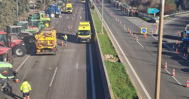 Ανοίγει η Εθνική στο ύψος του Κάστρου - Στη ΛΕΑ τα τρακτέρ