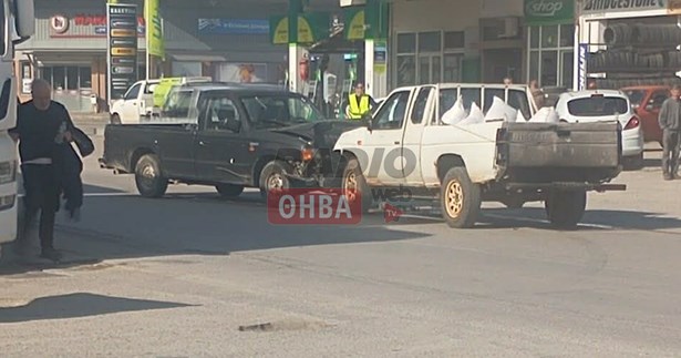 Τροχαίο ατύχημα με μετωπική σύγκρουση στην Αλίαρτο - Στο σημείο έσπευσε το ΕΚΑΒ